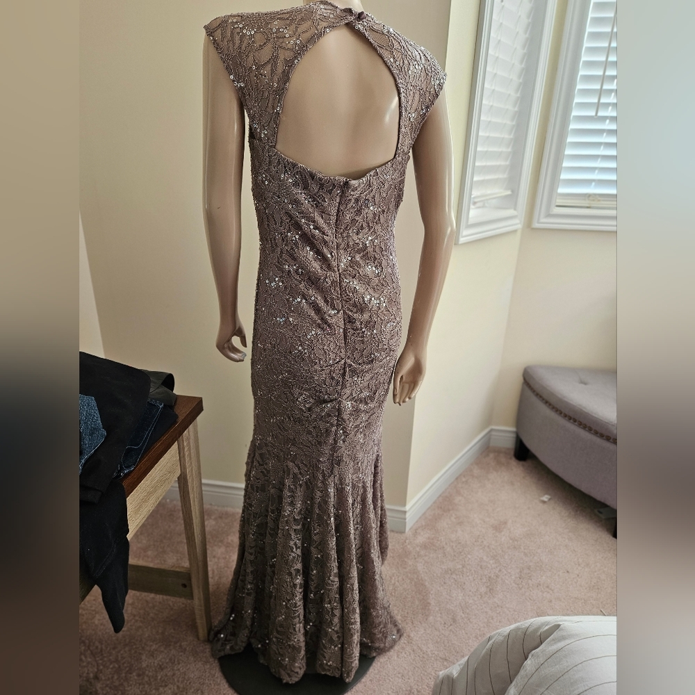 Evening gown - Picture 3 of 4